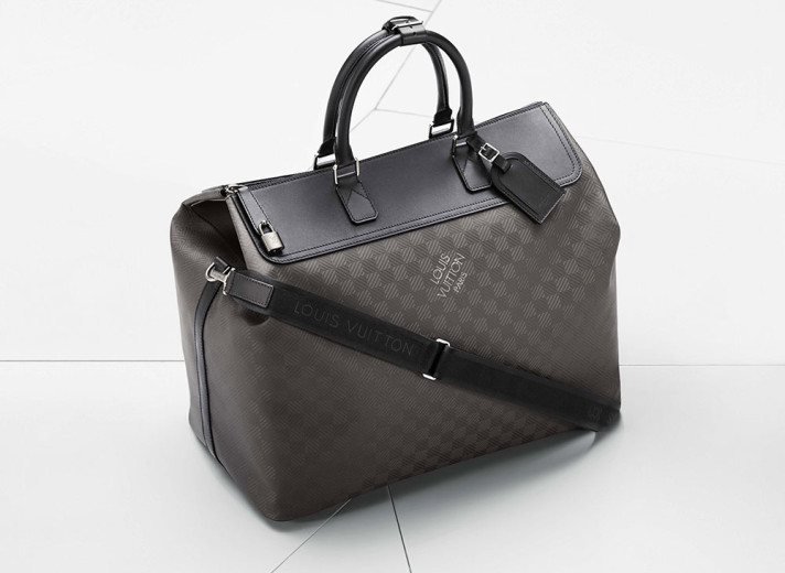 Louis Vuitton Luggage Set i8, Lujo en Comunión con el Carbono
