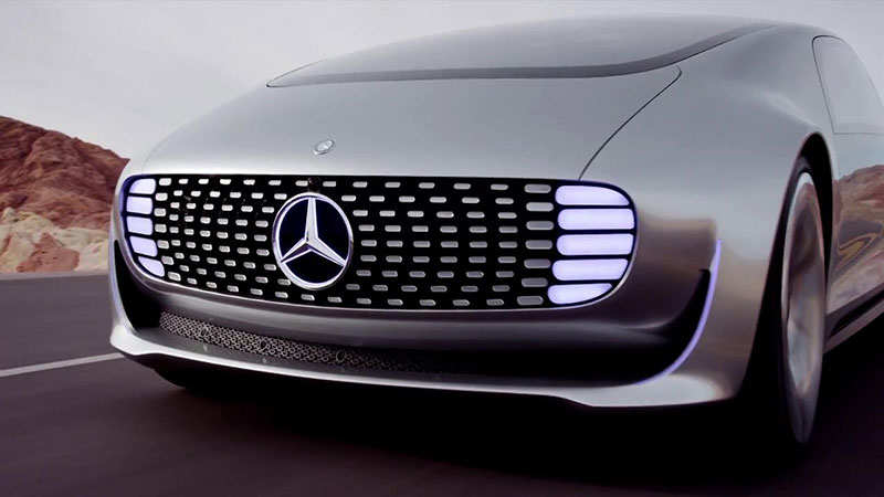 En el Futuro de Mercedes Hasta un Bebé Puede Tomar el Volante [VIDEO] - MAKINAS (2)