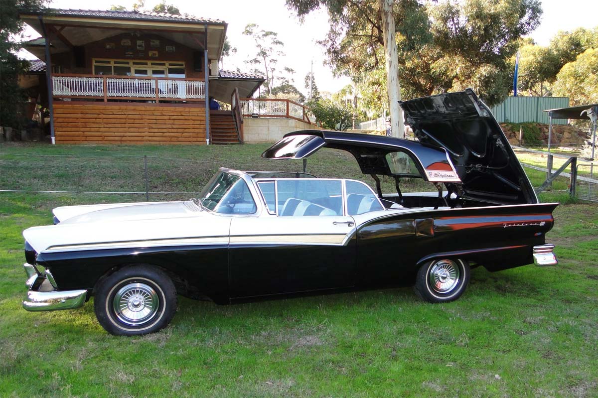 Ford-Fairlane-500-Skyliner-02.jpg